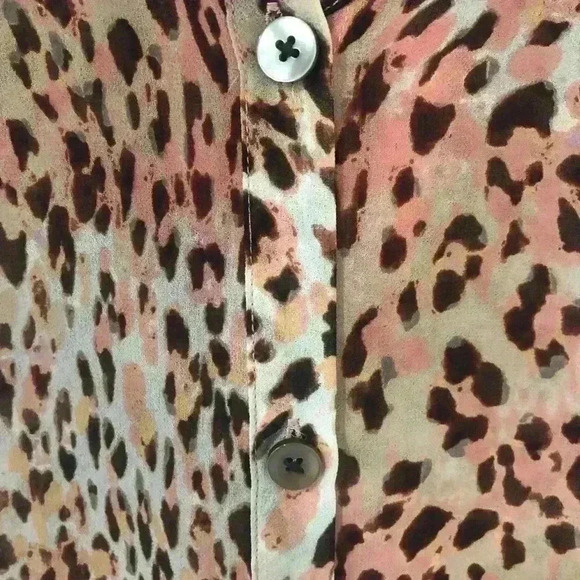 Women’s CAbi Sheer Sleeveless Mother of Pearl Button Up Animal Print Large - Picture 3 of 7